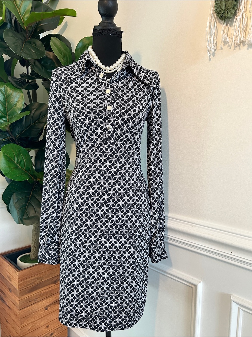 Michael Kors Black & White Patterned Collared Long-Sleeve Dress
